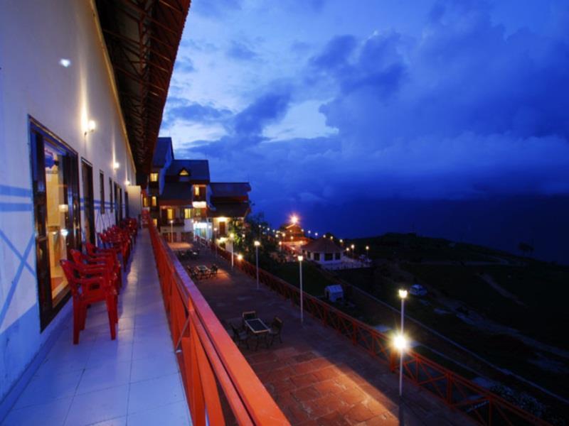Clifftop Club Auli Joshīmath Eksteriør billede