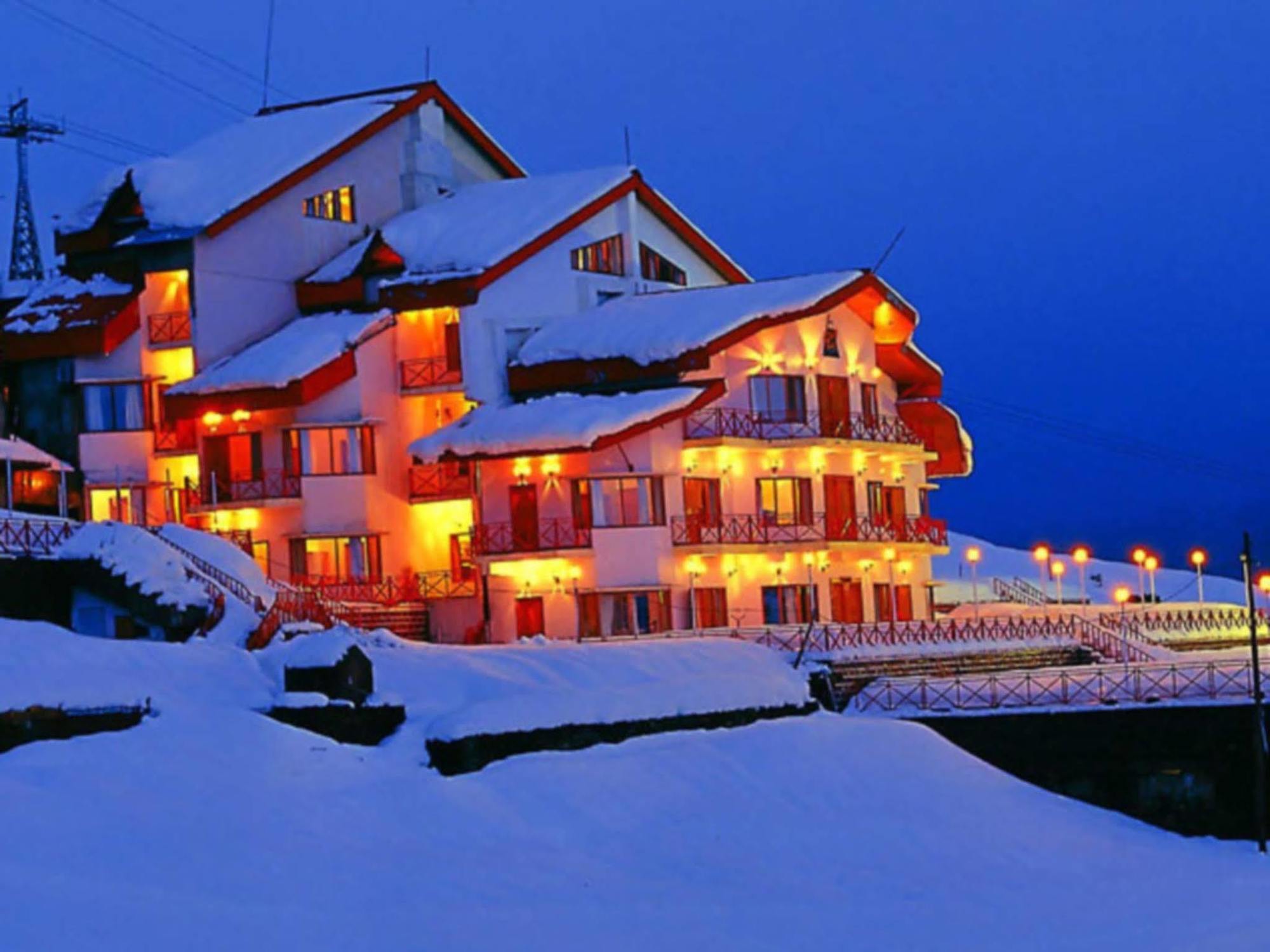 Clifftop Club Auli Joshīmath Eksteriør billede